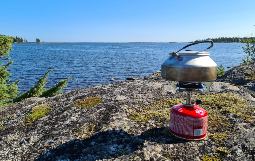 Primus Mimer Stove, gassbrenner på svaberg ved havet